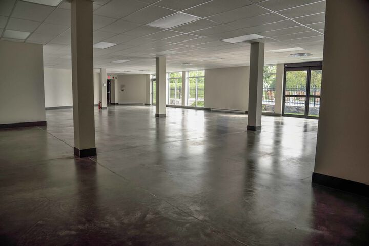 Ballroom/Hall 44 of 54