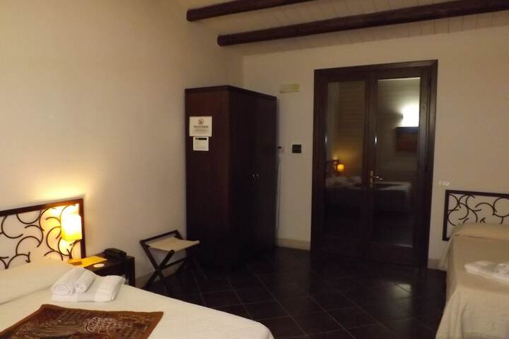 Room 11 of 41