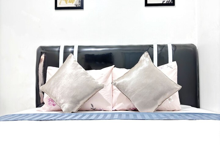 Room 9 of 62