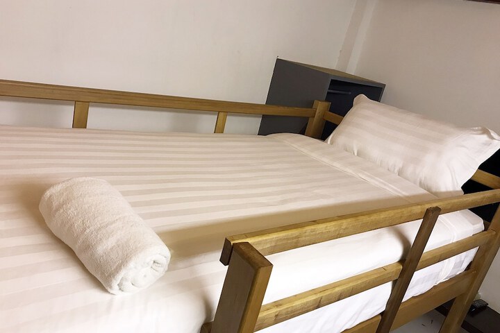 Room 25 of 52
