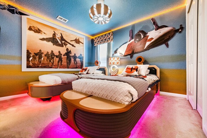 Room 82 of 710