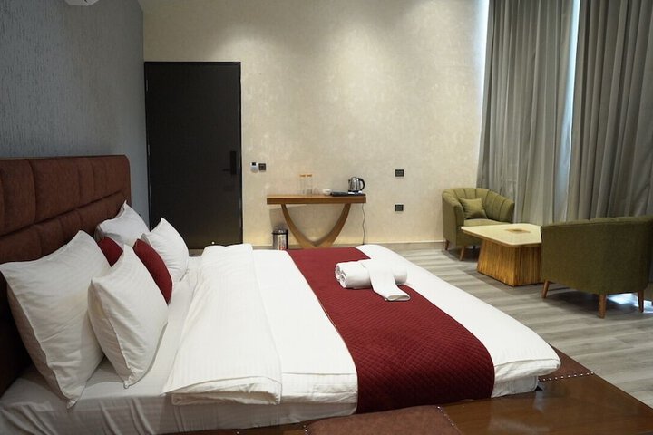 Room 3 of 58