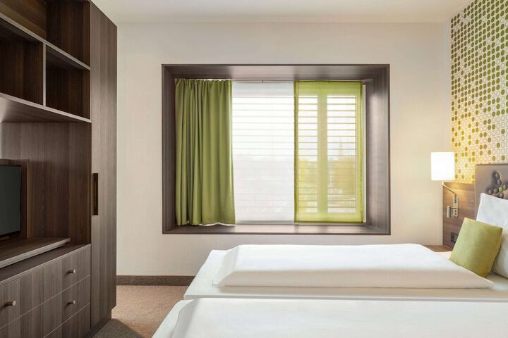 Room 17 of 50