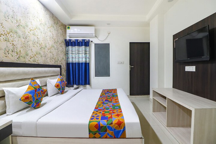 Room 21 of 28
