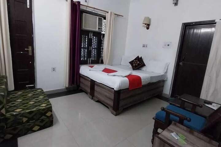 Room 18 of 48