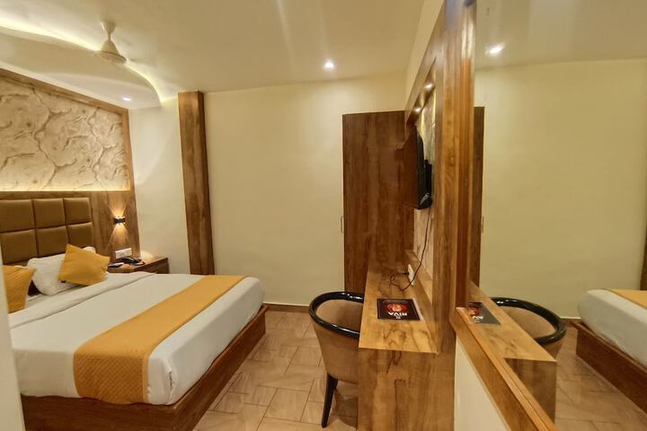 Room 20 of 37