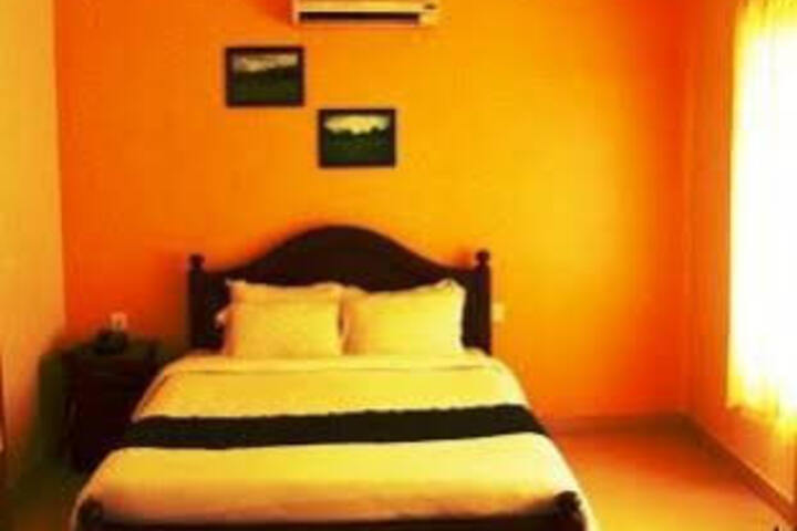 Room 4 of 10