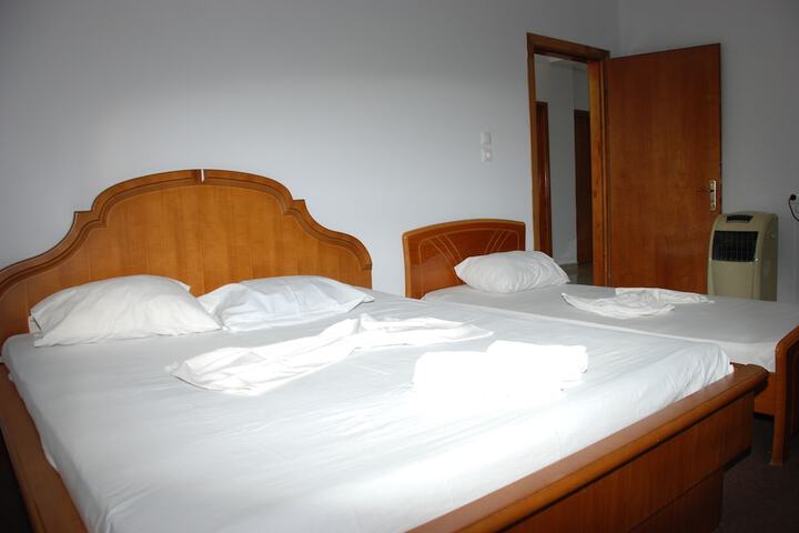 Room 17 of 43