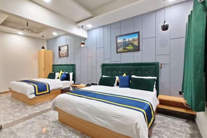 Room 4 of 24