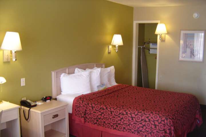 Room 11 of 60