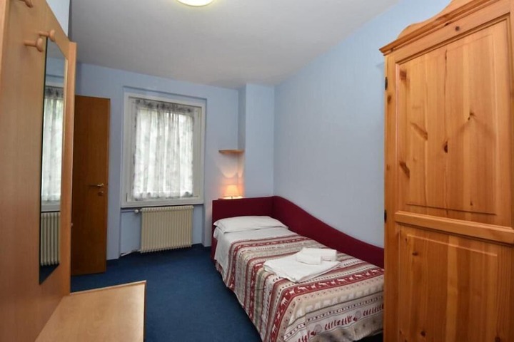 Room 14 of 72