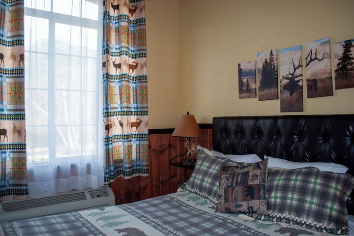 Room 44 of 227