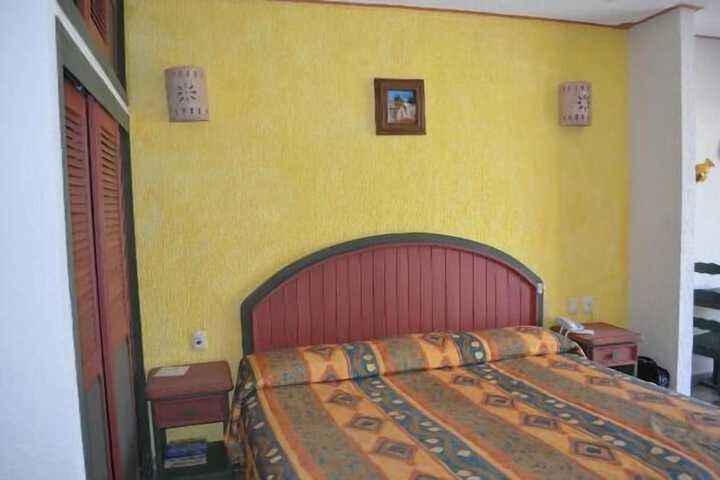 Room 3 of 33