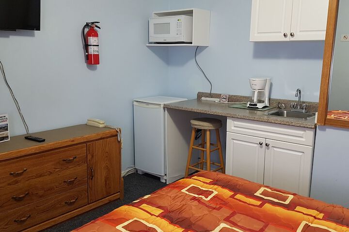 Room 11 of 33