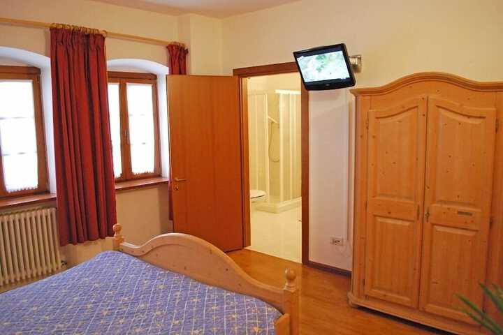 Room 6 of 56