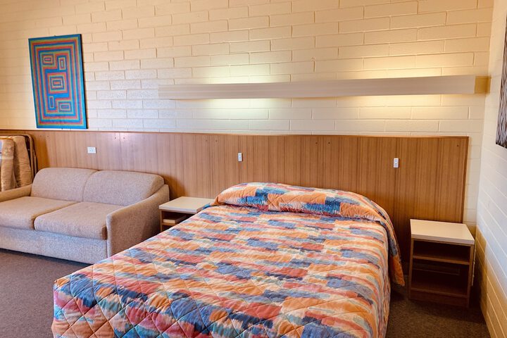 Room 33 of 114