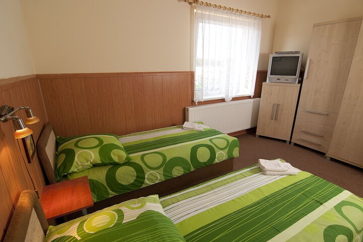 Room 3 of 36