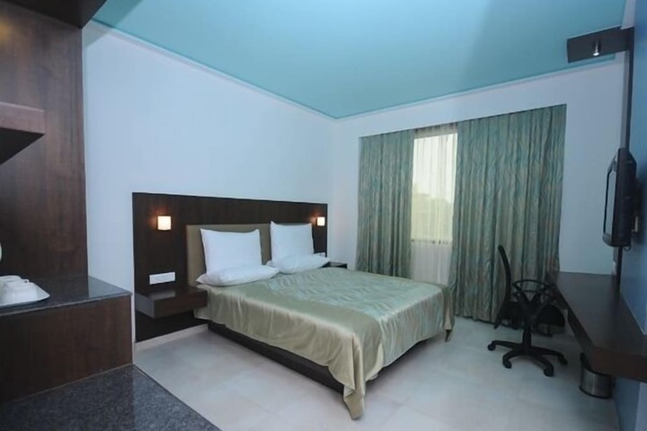 Room 10 of 39