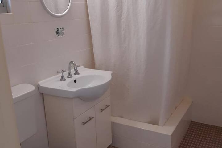 Room 27 of 28