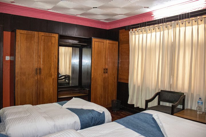 Room 5 of 94