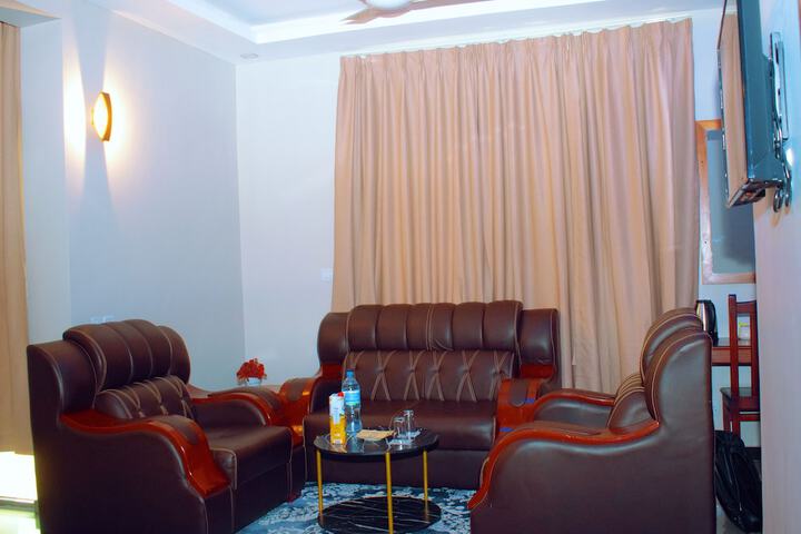 Room 11 of 27