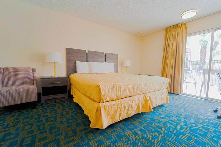 1 King Bed (26 of 53)