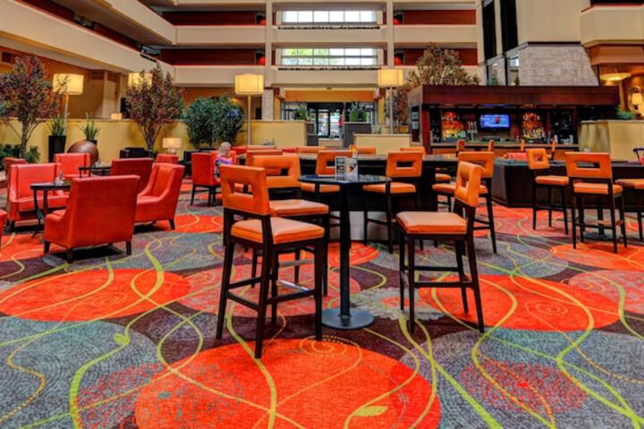 Lobby lounge