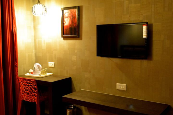 Room 12 of 63