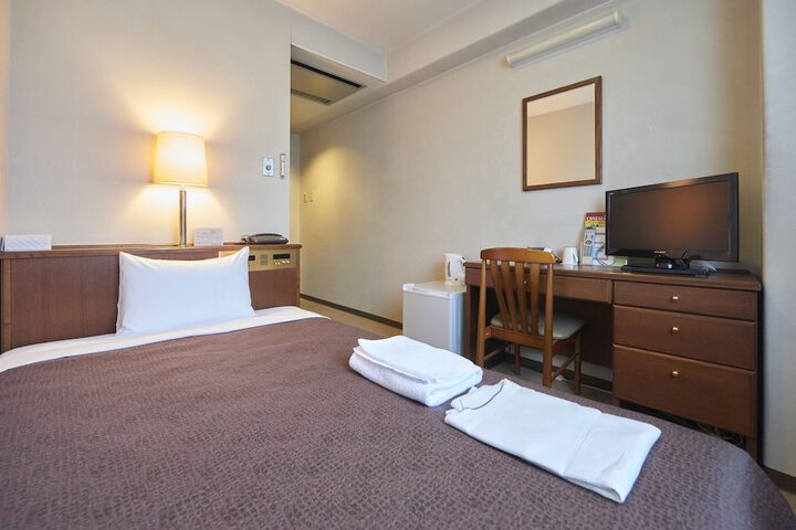 Room 15 of 42