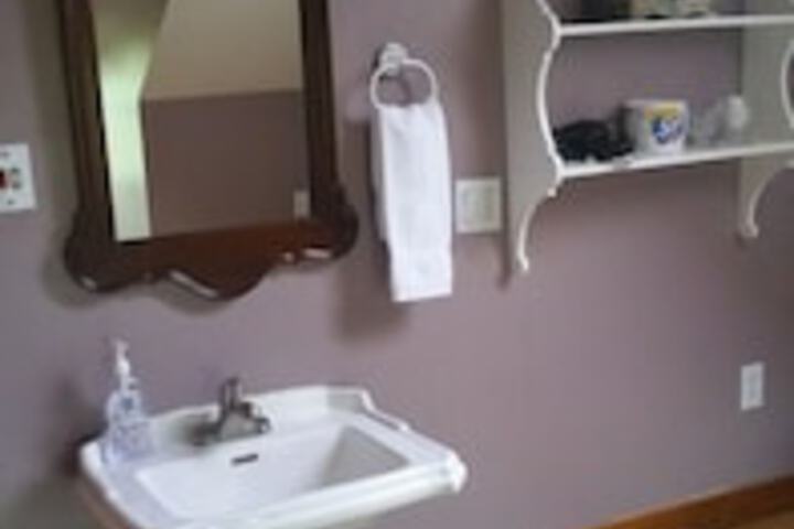 Room 151 of 198