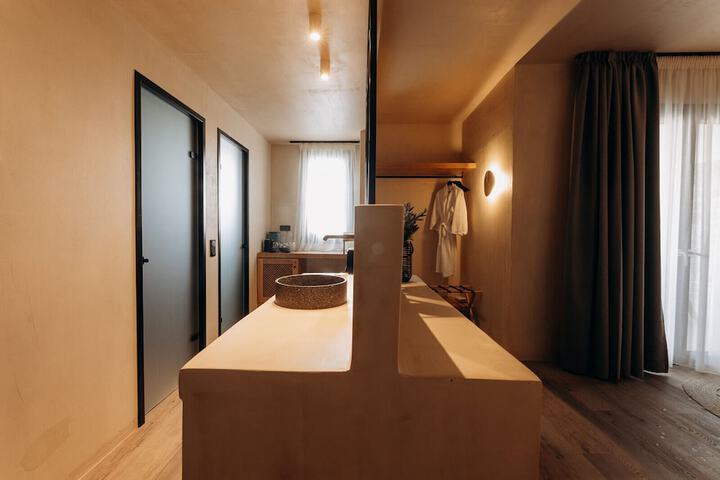 Room 42 of 57
