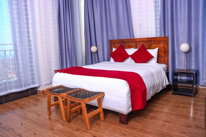 Room 10 of 48