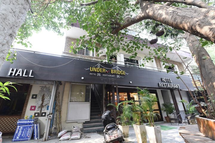 OYO Flagship 5383 Hotel Under Bridge Inn