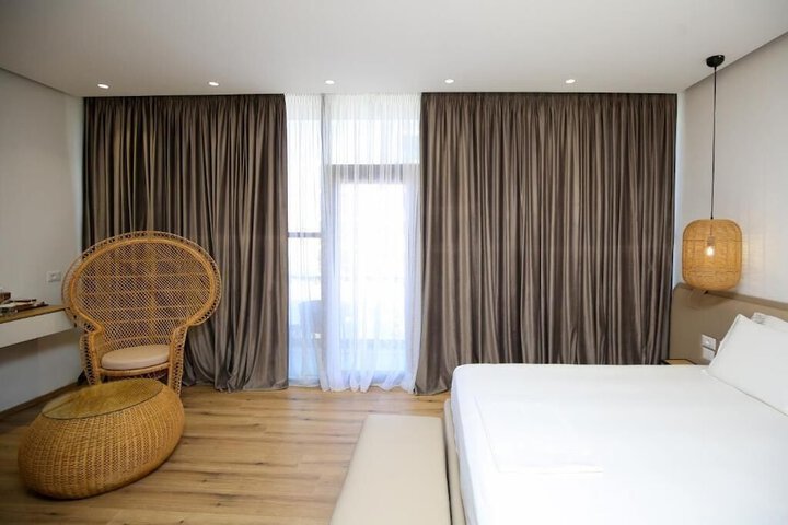 Room 38 of 118