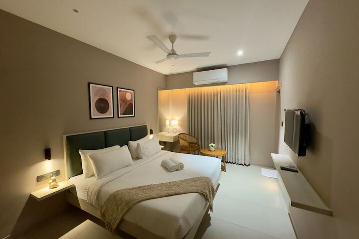 Room 12 of 24