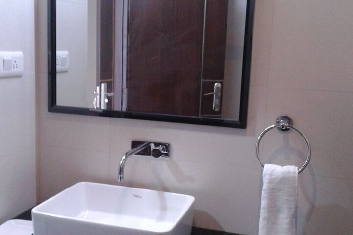 Room 25 of 49