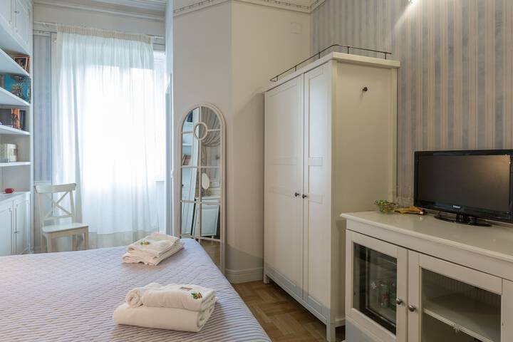 Room 10 of 40