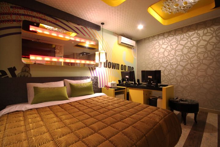 Room 128 of 156