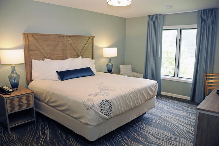 Room 3 of 44