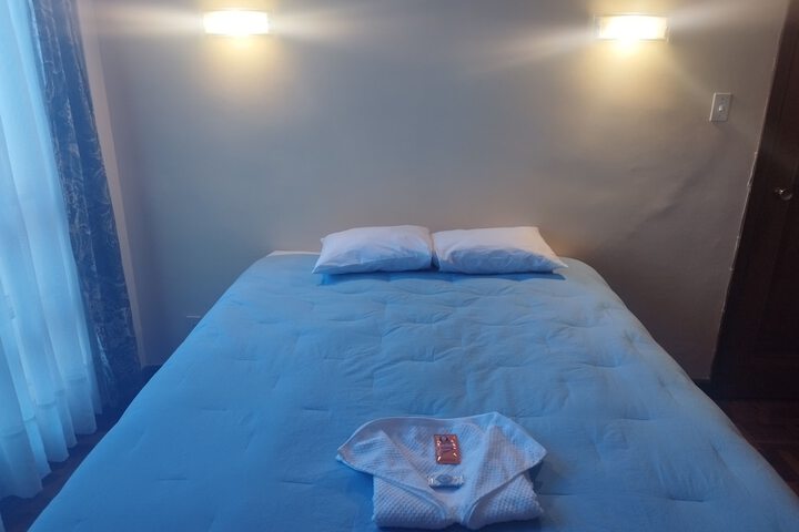 Room 4 of 17