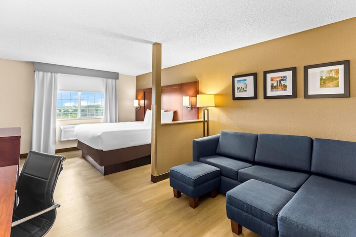 Room 32 of 61