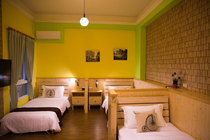 Room 11 of 50