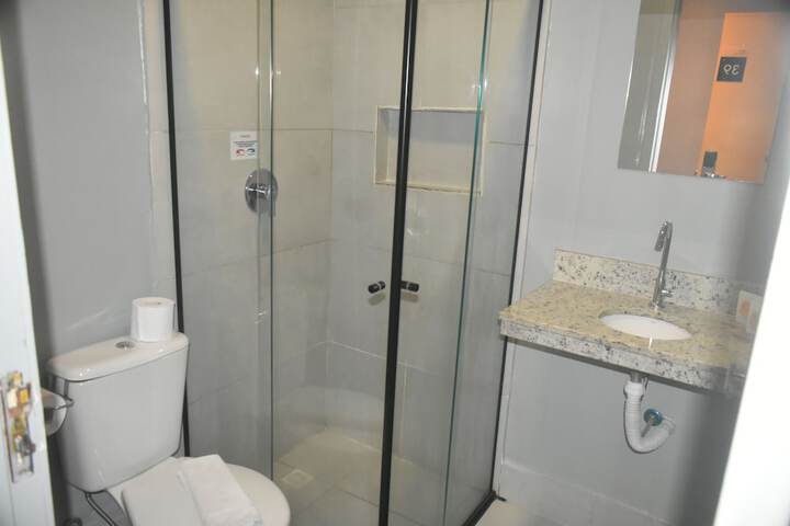 Room 6 of 27