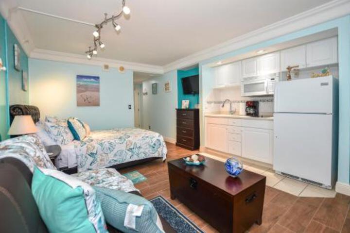 Ocean view studio condo. in Daytona Beach, FL