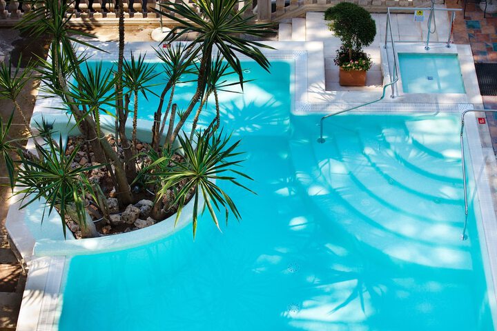 Pool 46 of 86