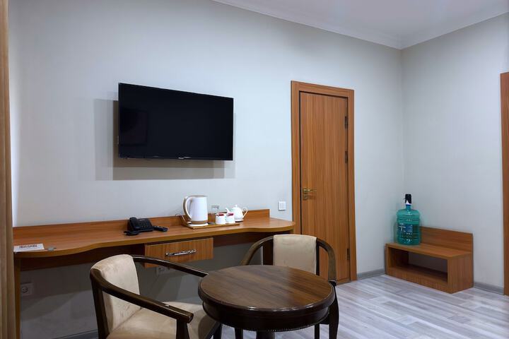 Room 11 of 17