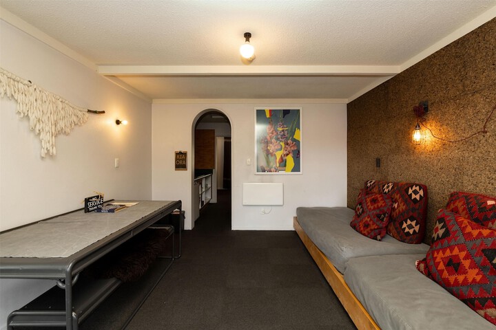 Room 16 of 64