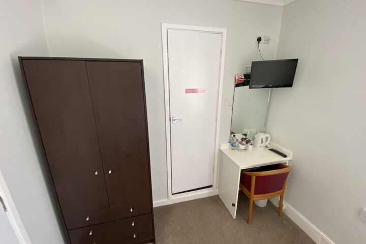 Room 11 of 87
