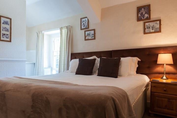 Room 3 of 11