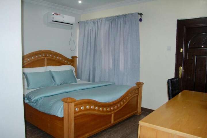 Room 16 of 34